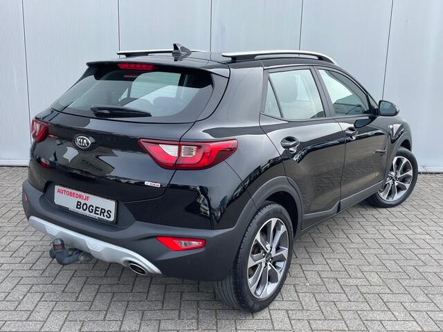 KIA Stonic 1.0 T-GDi DynamicLine Navigatie, Airco, Cruise Control, 17"Lm, Trekhaak, Achteruitrijcamera