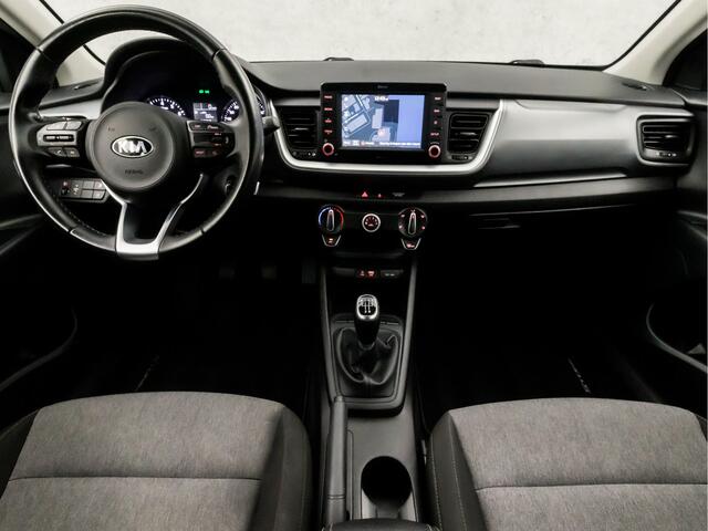 KIA Stonic 1.0 T-GDi Dynamic (APPLE CARPLAY, NAVIGATIE, CAMERA, LM VELGEN, SPORTSTOELEN, CRUISE, GETINT GLAS, PARKEERSENSOREN, NIEUWSTAAT)