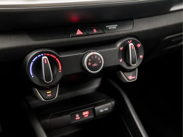 KIA Stonic 1.0 T-GDi Dynamic (APPLE CARPLAY, NAVIGATIE, CAMERA, LM VELGEN, SPORTSTOELEN, CRUISE, GETINT GLAS, PARKEERSENSOREN, NIEUWSTAAT)