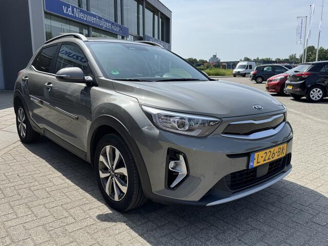 KIA Stonic 1.0 T-GDi MHEV DynamicPlusLine 1ste eigenaar Automaat Fabrieksgarantie Trekhaak info: M.Safari 0492588976