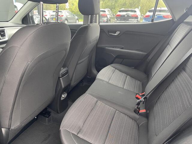 KIA Stonic 1.0 T-GDi MHEV DCT7 DynamicLine Snel leverbaar | Achteruit Camera | Climate Control | Apple Carplay/Android auto | Elektrische ramen | Cruise Control |