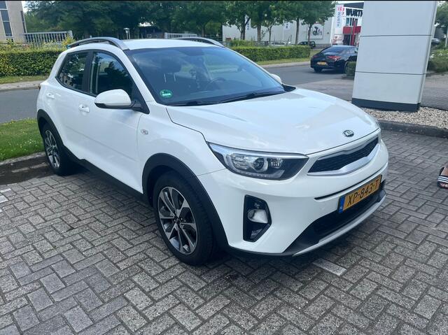 KIA Stonic 1.0 T-GDi DynamicPlusLine / Camera / Navigatie / 17'' / Keyless / Bluetooth / DAB / Cruise Control