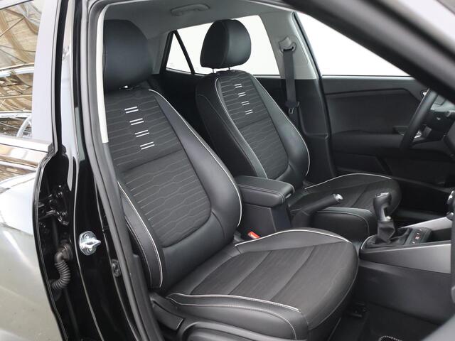 KIA Stonic 1.0 T-GDi MHEV GT-Line | Navigatiesysteem | Spraakassistent | Stuurwielverwarming | Lane Assist