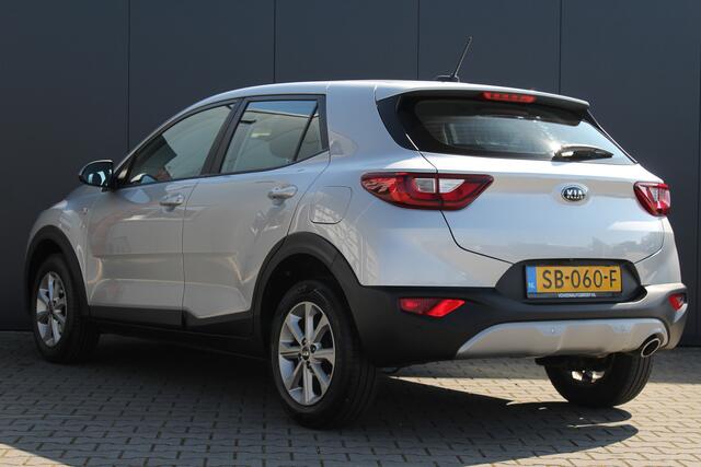 KIA Stonic 1.2 MPi ComfortPlusLine Navigator | incl. 12 maanden garantie | Navigatie | Achteruitrijcamera | Cruise control | Airco | Lichtmetalen velgen | DAB+ radio | Isofix | Parkeersensoren voor en achter |