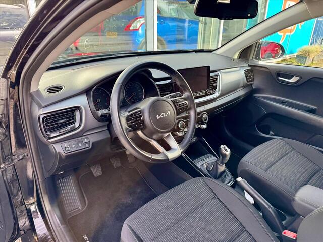 KIA Stonic 1.0 T-GDi DynamicPlusLine * Apple carplay * Camera