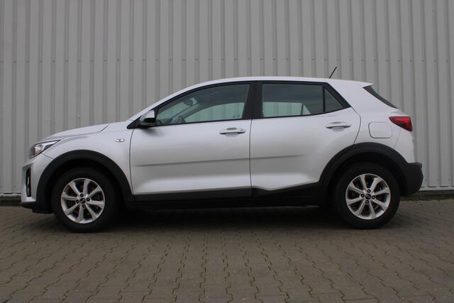 KIA Stonic 1.2 MPi ComfortPlusLine Navigator | Incl. 12 maanden garantie | Navigatie | Achteruitrijcamera | Cruise control | Airco | DAB+ radio | Isofix | Parkeersensoren |