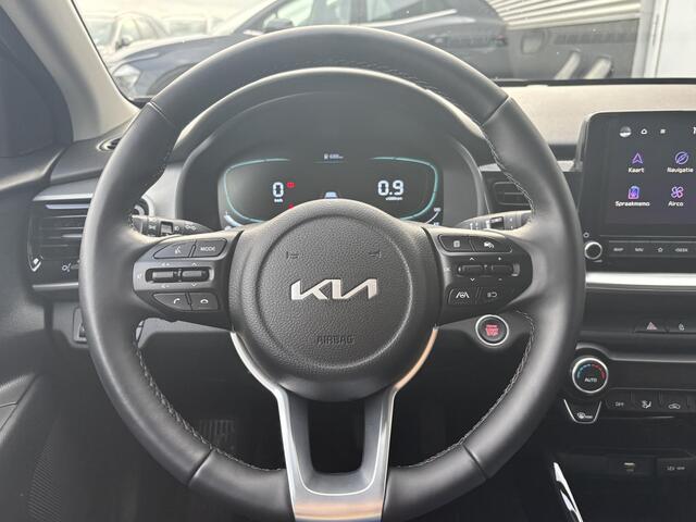 KIA Stonic 1.0 T-GDi MHEV DynamicPlusLine Navigatie, Stoel- & Stuurwiel verwarmd, Smart Key, Privacy glass, BTW-auto, 1e eign.
