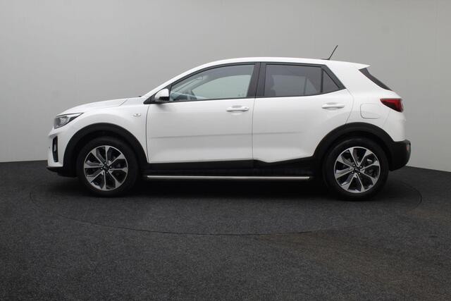 KIA Stonic 1.0 T-GDi ComfortPlusLine Navigator 2017 | Goed Onderhouden | Cruise Control | Trekhaak | Navigatie | DAB Radio | Achteruitrij Camera | Lichtmetalen Velgen | Stuurwiel Bediening | 2 Sleutels | NAP Nationale Autopas