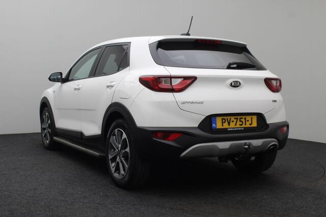 KIA Stonic 1.0 T-GDi ComfortPlusLine Navigator 2017 | Goed Onderhouden | Cruise Control | Trekhaak | Navigatie | DAB Radio | Achteruitrij Camera | Lichtmetalen Velgen | Stuurwiel Bediening | 2 Sleutels | NAP Nationale Autopas