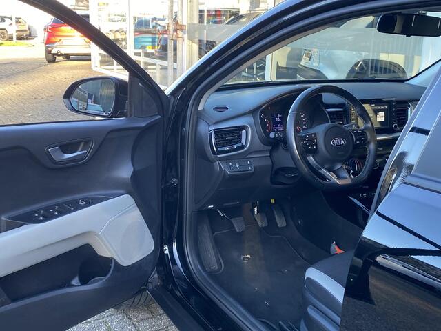 KIA Stonic 1.0 T-GDi Sports Edition / NL-Auto / 1e-Eigenaar / Cruise-Control / Apple-Carplay & Android-Auto / Navi / DAB Radio-Bluetooth / PDC & Camera-Achter / 17'' LMV / All-Season / ENZ.