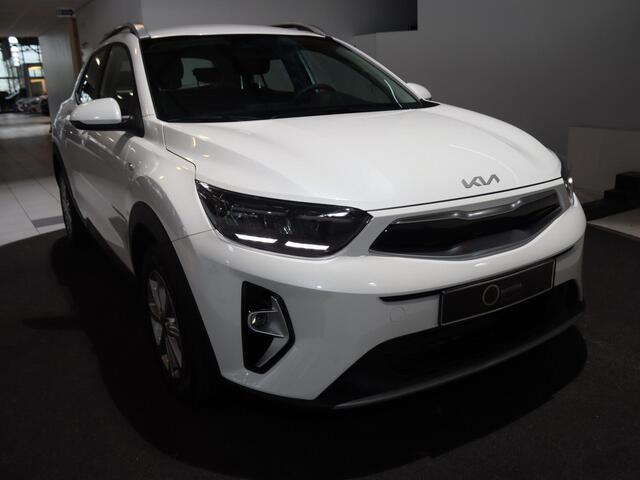 KIA Stonic 1.0 T-GDi MHEV DynamicLine | LED-koplampen | Cruisecontrol | Achteruitrijcamera | Dakrails | lichtmetalen velgen |