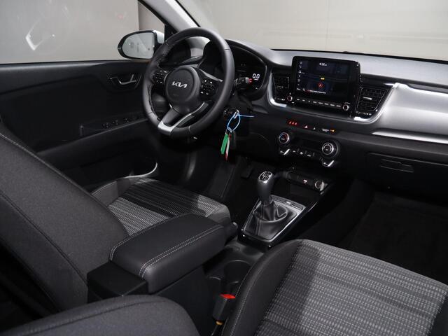 KIA Stonic 1.0 T-GDi MHEV DynamicLine | LED-koplampen | Cruisecontrol | Achteruitrijcamera | Dakrails | lichtmetalen velgen |