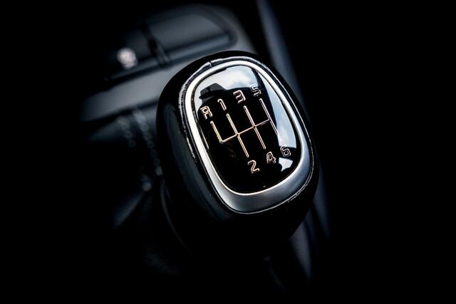 KIA Stonic 1.0 T-GDi ComfortPlusLine Navigator | Hoge Zit | Dealer Onderh | Camera | Clima | | Pdc | Cruise | LMV 17 inch | Led | Apple - Android | 2 eign | DAB Audio |