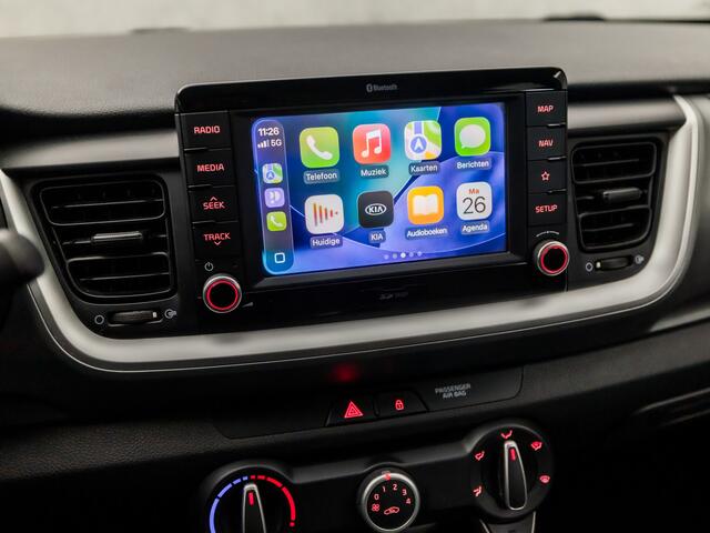 KIA Stonic 1.0 T-GDi DynamicLine (APPLE CARPLAY, NAVIGATIE, CAMERA, SPORTSTOELEN, LM VELGEN, CRUISE, PARKEERSENSOREN, NIEUWSTAAT)