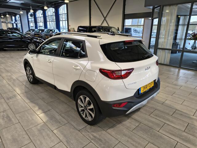 KIA Stonic 1.0 T-GDi MHEV 100 pk ComfortLine | Navi | Clima | Cruise | Camera | Apple Carplay | 16" | Zeer zuinig | 4 seiz. banden