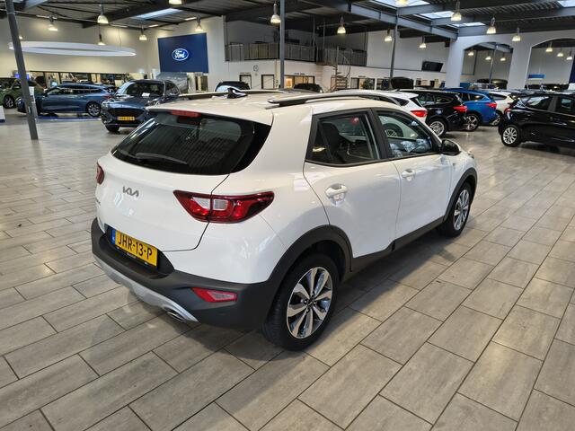 KIA Stonic 1.0 T-GDi MHEV 100 pk ComfortLine | Navi | Clima | Cruise | Camera | Apple Carplay | 16" | Zeer zuinig | 4 seiz. banden