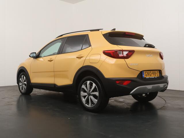 KIA Stonic 1.0 T-GDi MHEV DynamicPlusLine - Stoel/Stuurverwarming - Lichtmetalen Velgen - Navigatie - LED Koplampen - Cruise Control - Fabrieksgarantie Tot 2031