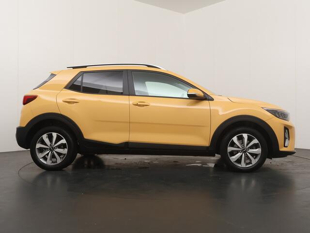 KIA Stonic 1.0 T-GDi MHEV DynamicPlusLine - Stoel/Stuurverwarming - Lichtmetalen Velgen - Navigatie - LED Koplampen - Cruise Control - Fabrieksgarantie Tot 2031