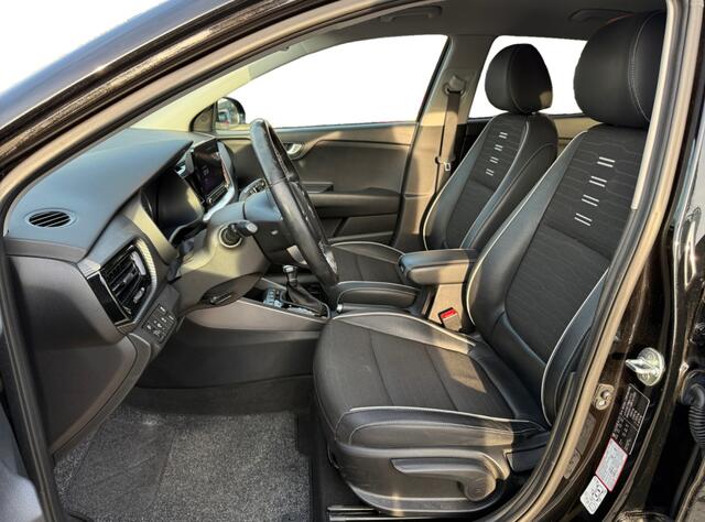 KIA Stonic 1.0 T-GDi MHEV GT-Line I Automaat I Half-leder I Keyless AUTOMATIC | navigatiesysteem full map | achteruitrijcamera | electronic climate control | keyless start | lederen/stof bekleding