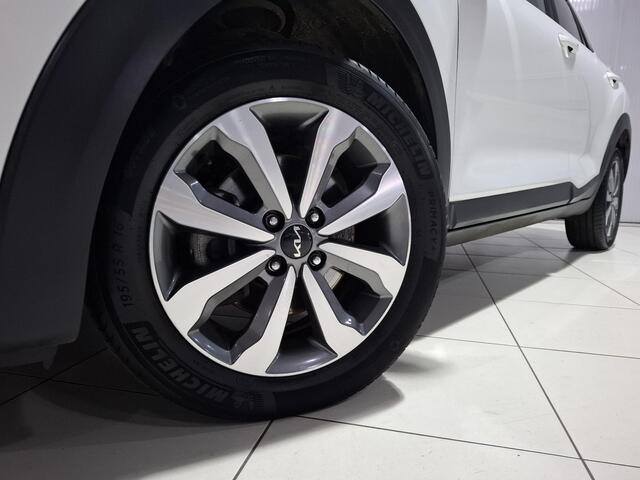 KIA Stonic 1.0 T-GDi MHEV DynamicPlusLine Navigatie Apple Carplay/Android Auto, achteruitrij camera, cruise contro.l