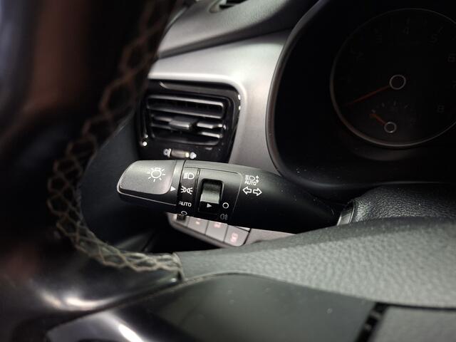 KIA Stonic 1.0 T-GDi DynamicLine I Apple Carplay I All-Season I Dealeronderhouden I Achteruitrijcamera I