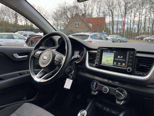KIA Stonic 1.0 T-GDi DynamicLine Apple Carplay / Camera