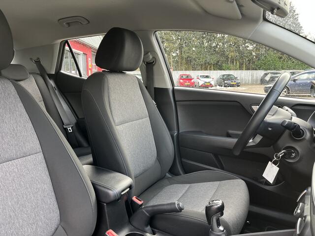 KIA Stonic 1.0 T-GDi DynamicLine Apple Carplay / Camera