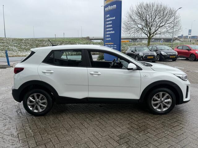 KIA Stonic 1.2 PLUS LINE AIRCO PDC CARPLAY WINTERPACK CRUISE .