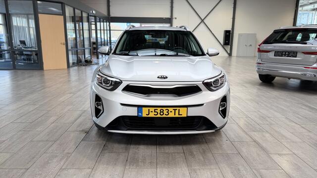 KIA Stonic 1.0 T-GDi MHEV DynamicPlusLine | Trekhaak | Camera | Adapt. cruise | Keyless entry | Apple Carplay | 4 seiz. banden
