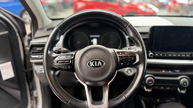 KIA Stonic 1.0 T-GDi MHEV DynamicPlusLine | Trekhaak | Camera | Adapt. cruise | Keyless entry | Apple Carplay | 4 seiz. banden