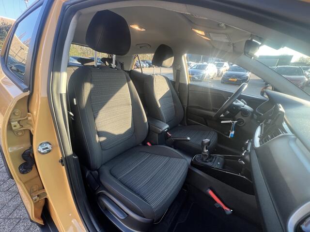 KIA Stonic 1.0 T-GDi MHEV DynamicLine All SeasonBanden/Navigatie/Trekhaak