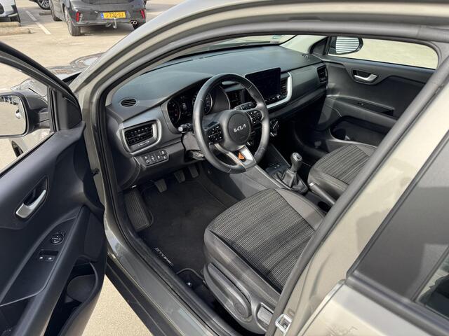 KIA Stonic 1.0 T-GDi MHEV DynamicLine Trekhaak | 17 inch | Airco | Cruise | Camera | Navi via AppleCarplay & AndroidAuto