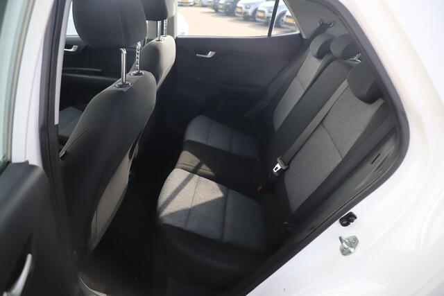 KIA Stonic 1.0 T-GDi DynamicLine 101PK Navigatie Carplay Achteruitrijcamera Airco Cruise 17 inch LMV
