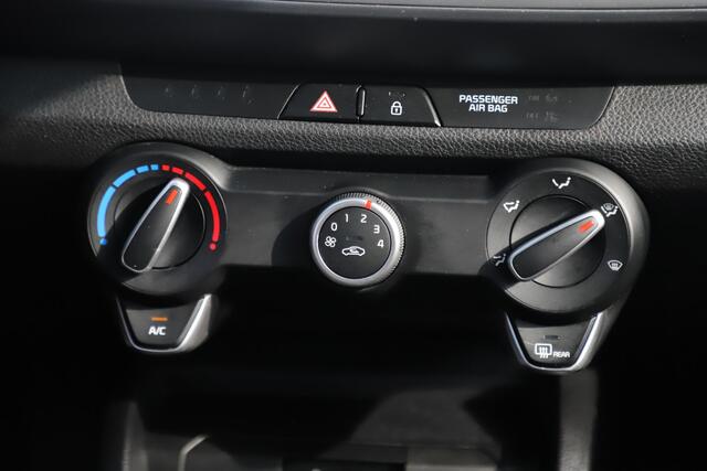 KIA Stonic 1.0 T-GDi DynamicLine 101PK Navigatie Carplay Achteruitrijcamera Airco Cruise 17 inch LMV