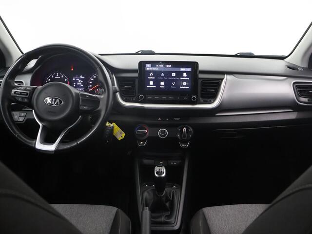 KIA Stonic 1.0 T-GDi MHEV DynamicLine | Parkeercamera | Bluetooth | Airco | Cruise Control | Navigatie via Carplay |