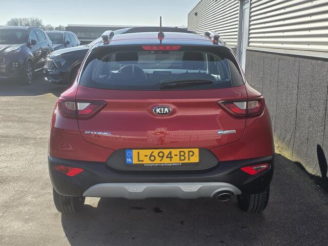 KIA Stonic 1.0 T-GDi MHEV DynamicLine Nieuw geleverd, Dealeronderhouden, 1e eign. Apple Carplay en/of Android auto Navigatie, Achteruitrijcamera