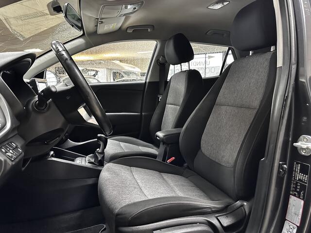 KIA Stonic 1.0 T-GDi ComfortPlusLine Navigator /Trekhaak! /Camera /Apple + Android /DAB+! /Navi /Airco /Cruise /Elek. pakket /Bluetooth /LED Dagrijverl. /17"LMV /Extra getint glas /PDC.