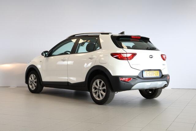 KIA Stonic 1.0 T-GDI MHEV DynamicLine - Climate control - Camera