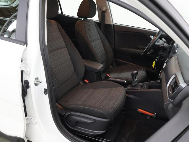 KIA Stonic 1.0 T-GDi MHEV DynamicLine | Trekhaak | Parkeercamera | Apple Carplay/Android Auto | Climate Control | Cruise control |