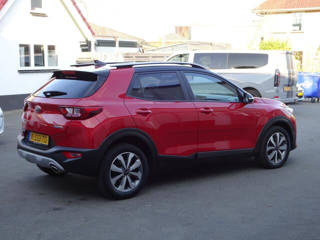 KIA Stonic 1.0 T-GDi MHEV DynamicPlusLine Automatische airco, navigatie, cruise controle, parkeersensoren, achteruitrijcamera, keyless entry, dab, licht metalen velgen, andere dak kleur, enz.
