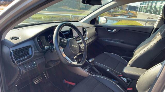KIA Stonic 1.0 T-GDi MHEV GT-PLUSLINE I AUTOMAAT I SCHUIF/KANTELDAK I APPLE CARPLAY I P-CAMERA