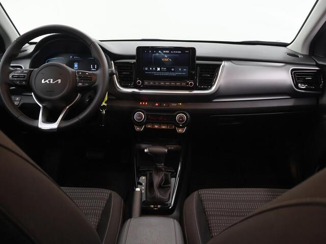 KIA Stonic 1.0 T-GDi MHEV DynamicLine DCT7 | Navigatie | Cruise Control | Achteruitrijcamera | Climate Control | lichtmetalen velgen |