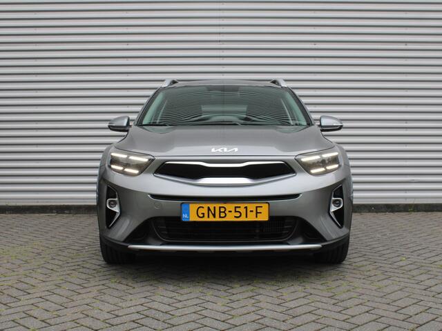 KIA Stonic 1.0 T-GDi MHEV DynamicPlusLine | Stuur-/stoelverwarming | Camera | Clima | Cruise | 16" LM | Navi | LED | Keyless |