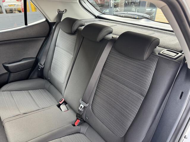 KIA Stonic 1.0 T-GDi MHEV DynamicLine Climate Control Camera Navi Carplay