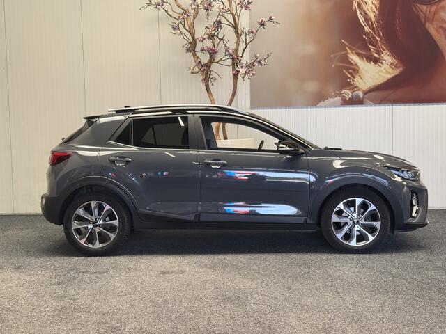KIA Stonic 1.0 T-GDi MHEV DYNAMIC PLUS LINE NAVIGATIE ADAPTIVE CRUISE CONTROL CLIMATE CONTROL BLUETOOTH TELEFOON DODEHOEKSENSOREN ACHTERUITRIJCAMERA KEYLESS GO TREKHAAK ZEER MOOI !! 3010