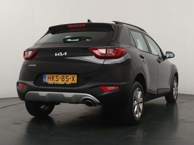 KIA Stonic 1.0 T-GDi MHEV DynamicLine Navigatie - Achteruitrijcamera - Cruise Control - Apple & Android Carplay - Virena zekerheidspakket ¤ 895,-