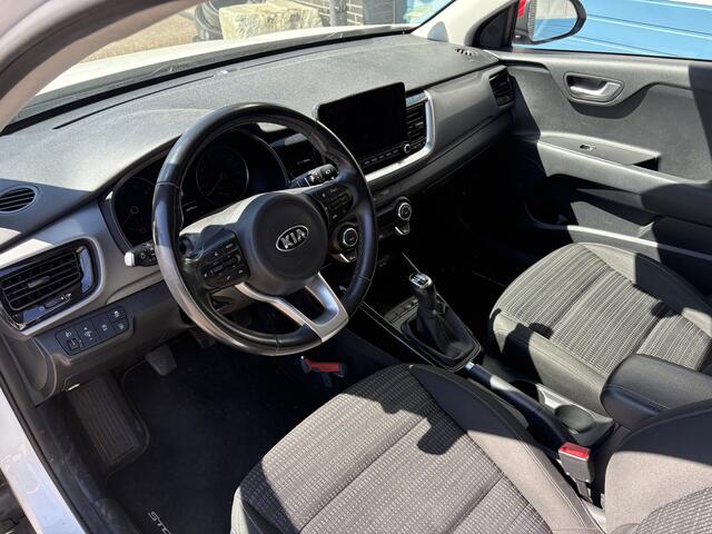 KIA Stonic 1.0 T-GDi MHEV DynamicLine, climate/cruise/navi/trekhaak
