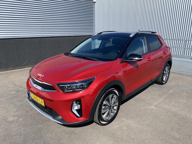 KIA Stonic 1.0 T-GDi MHEV DynamicPlusLine Nederlandse auto met álle boekjes compleet, parkeersensoren, achteruitrij camera, keyless, navigatie, Apple CarPlay/Android Auto