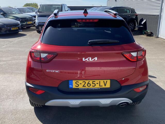 KIA Stonic 1.0 T-GDi MHEV DynamicPlusLine Nederlandse auto met álle boekjes compleet, parkeersensoren, achteruitrij camera, keyless, navigatie, Apple CarPlay/Android Auto