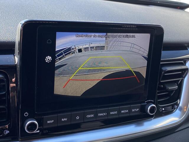 KIA Stonic 1.0 T-GDi MHEV DynamicPlusLine Nederlandse auto met álle boekjes compleet, parkeersensoren, achteruitrij camera, keyless, navigatie, Apple CarPlay/Android Auto